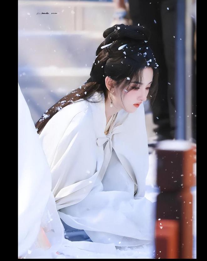 雪景中宋祖儿司宫令剧照，氛围感满分  第5张