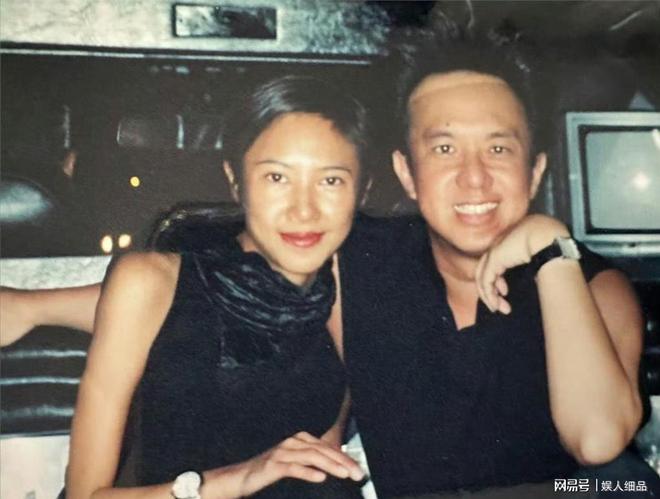 黄大炜辞世，三十年深情守一人，挚爱伴侣伴终生