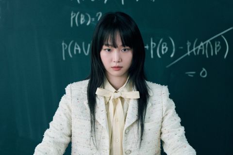 秦基周在Netflix新剧中饰演反差督察，铁拳教育演技获赞成新代表作