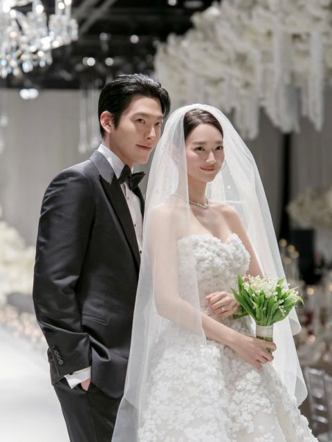 孔晓振与申敏儿晒28年前旧照，两位女神都嫁给年下男友，幸福婚姻令人羡慕