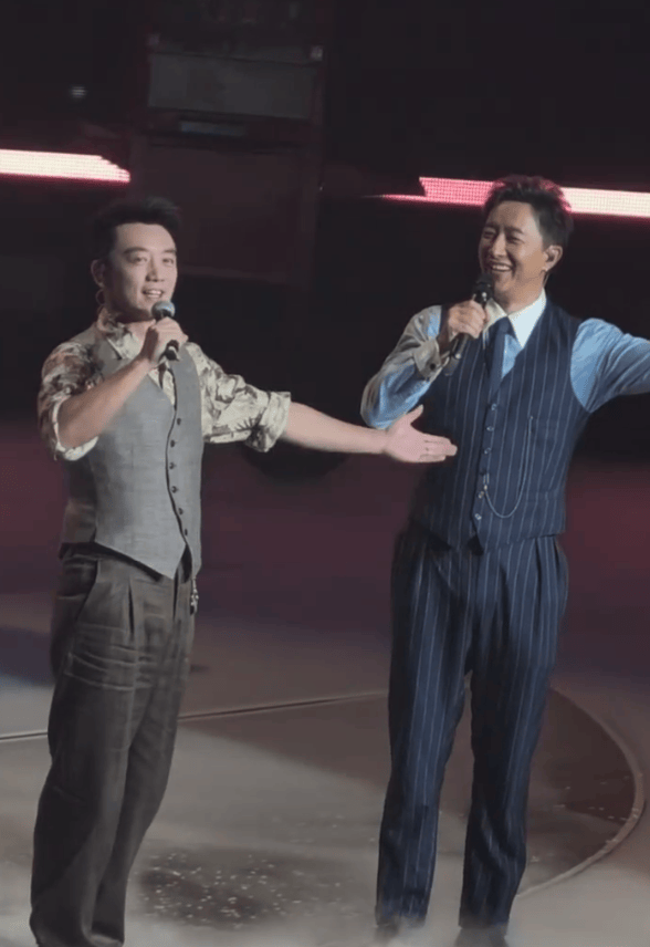 郑恺带病力挺韩庚，毫无迟疑坚持到场