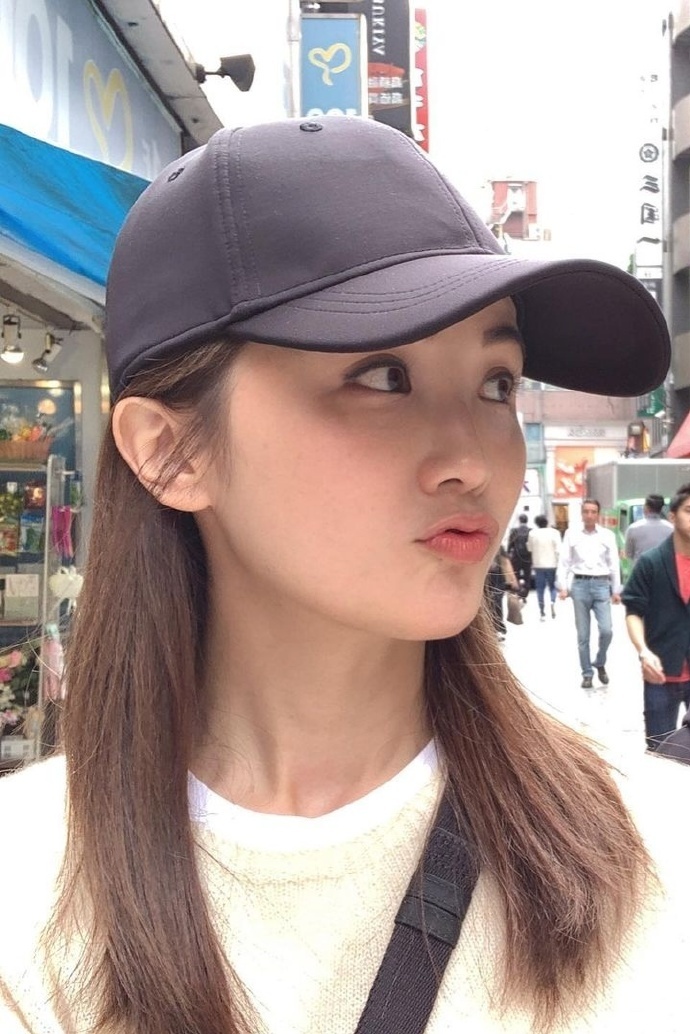 阿Sa婚后现身机场，肤白眸亮少女感十足  第4张