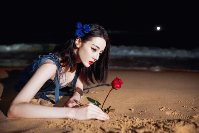 34岁迪丽热巴：不着急结婚，先让自己被看见  第2张