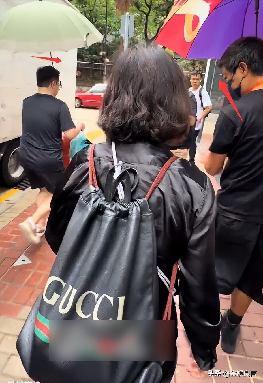 八旬汪明荃不施粉黛现身街头，独自出行引众人唏嘘  第2张