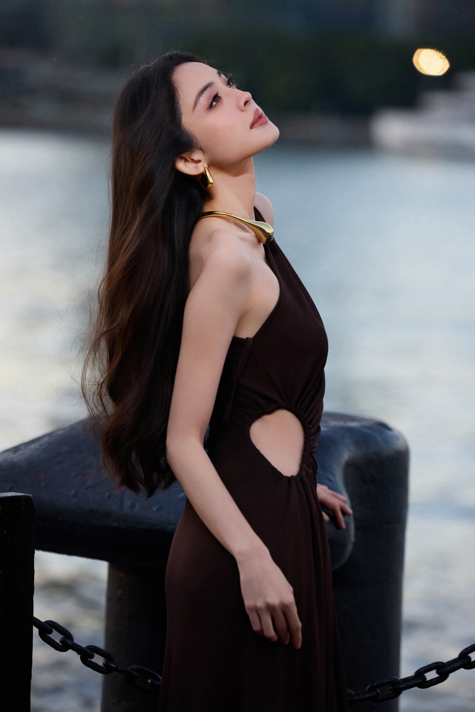 古力娜扎经纬纵横间 型阔之内织就不褪色的雅致
