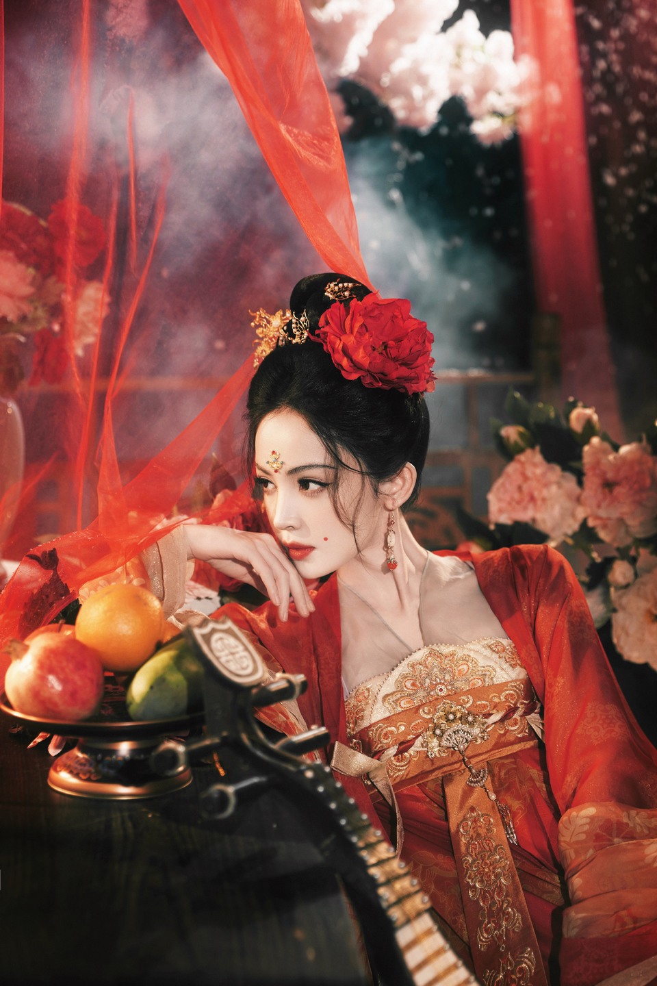 古力娜扎红绡漫过时光 琵琶还凝着余音恍见盛朝风月  第11张
