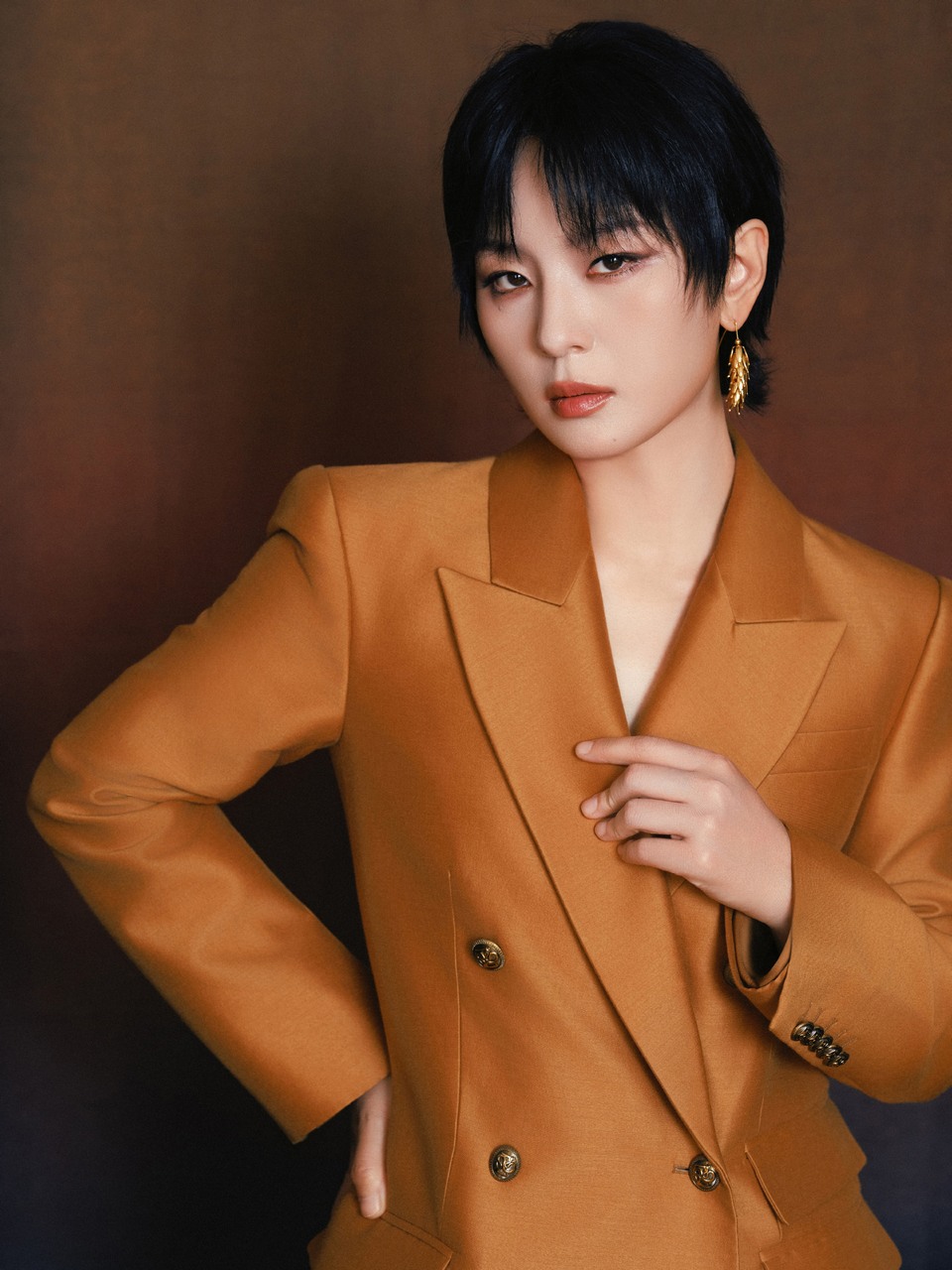 周笔畅华彩熠动鎏韵丰藏 于时光沉淀中显影时代风尚  第7张