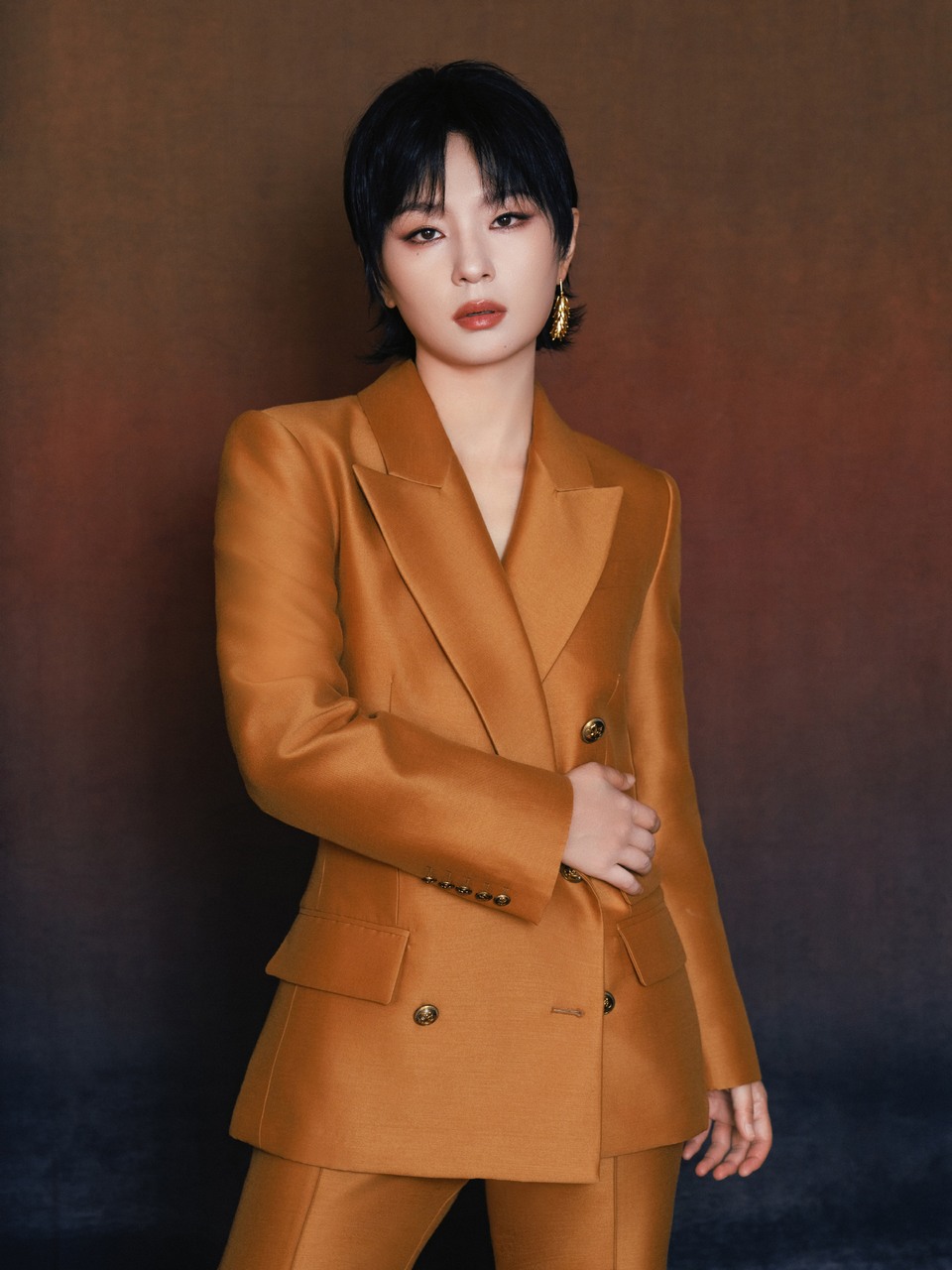 周笔畅华彩熠动鎏韵丰藏 于时光沉淀中显影时代风尚