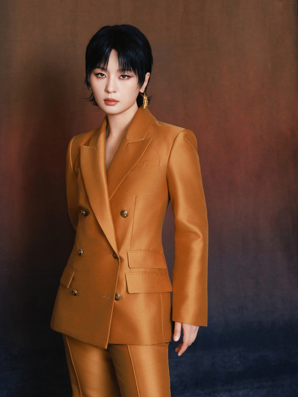 周笔畅华彩熠动鎏韵丰藏 于时光沉淀中显影时代风尚