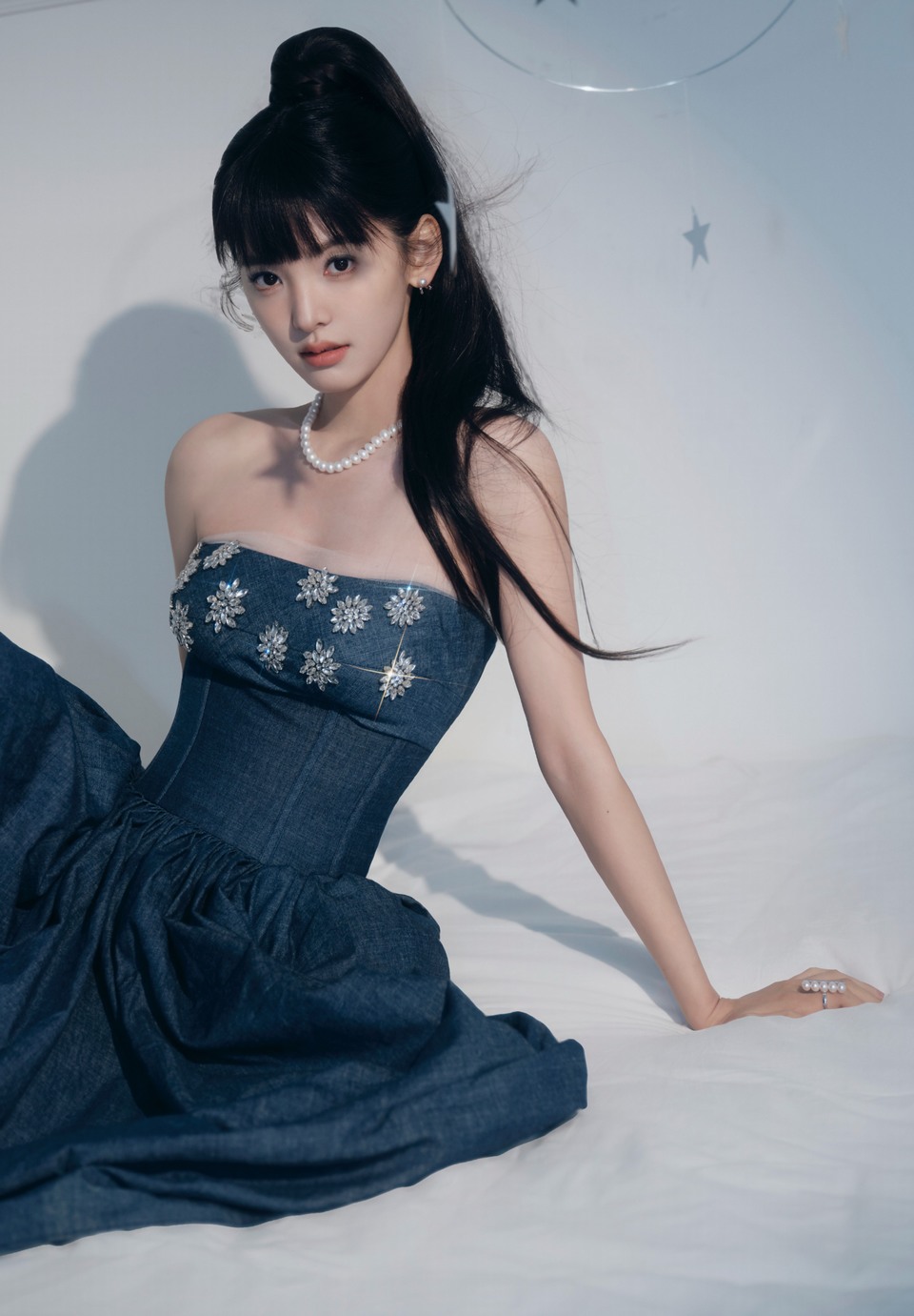 章若楠刘海儿高马尾造型 美貌更新氧气感满满  第9张