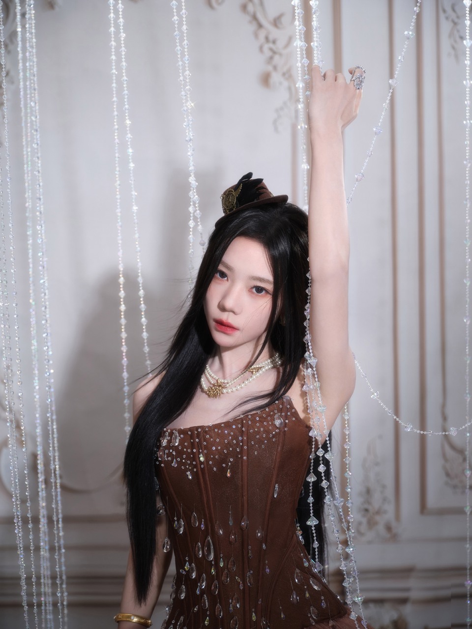 张紫宁酷飒牛仔邂逅浪漫玫瑰 碰撞惊艳的舞台火花