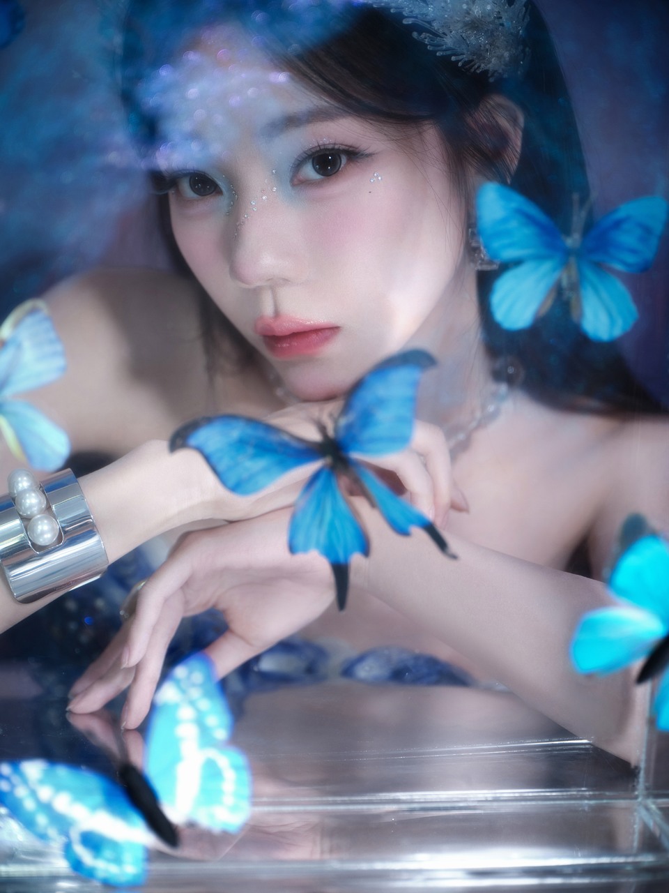 张紫宁蝴蝶寻光而来 织就蓝色绮梦与你同频共振