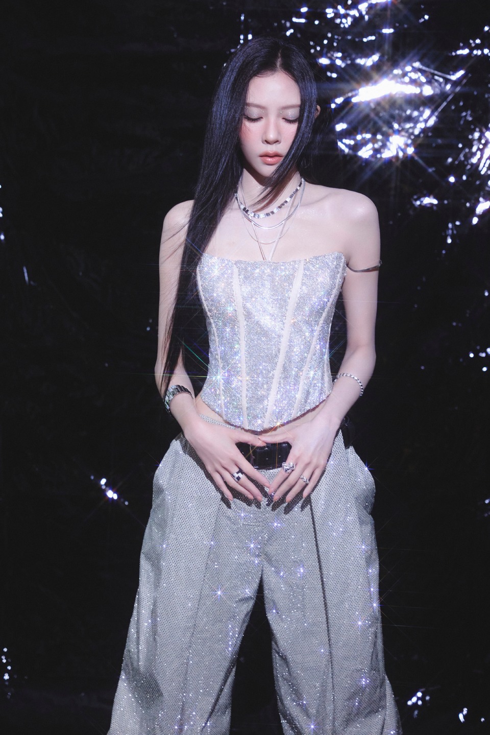 宋妍霏银烁生辉星芒为引 一同编织这场绮丽幻梦  第9张