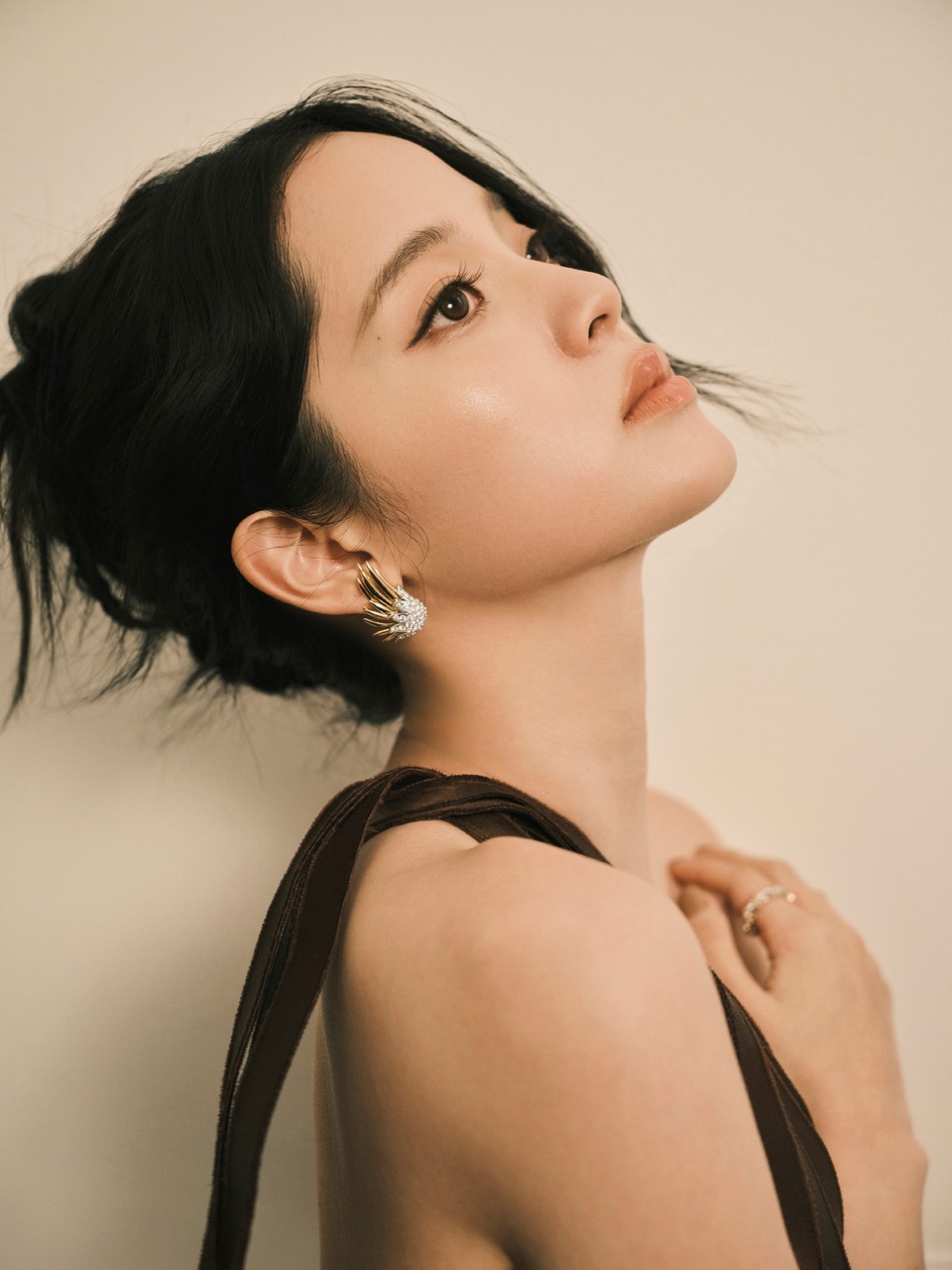 欧阳娜娜几何线条勾勒音乐律动 都在音符间隙闪烁  第9张