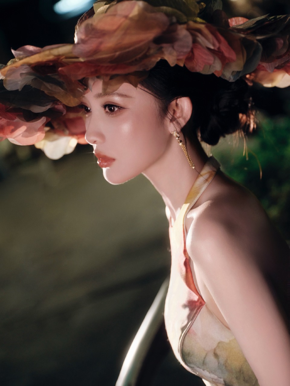 孟子义光影交叠隐显 仿若置身于暗夜梦境的女公爵  第5张