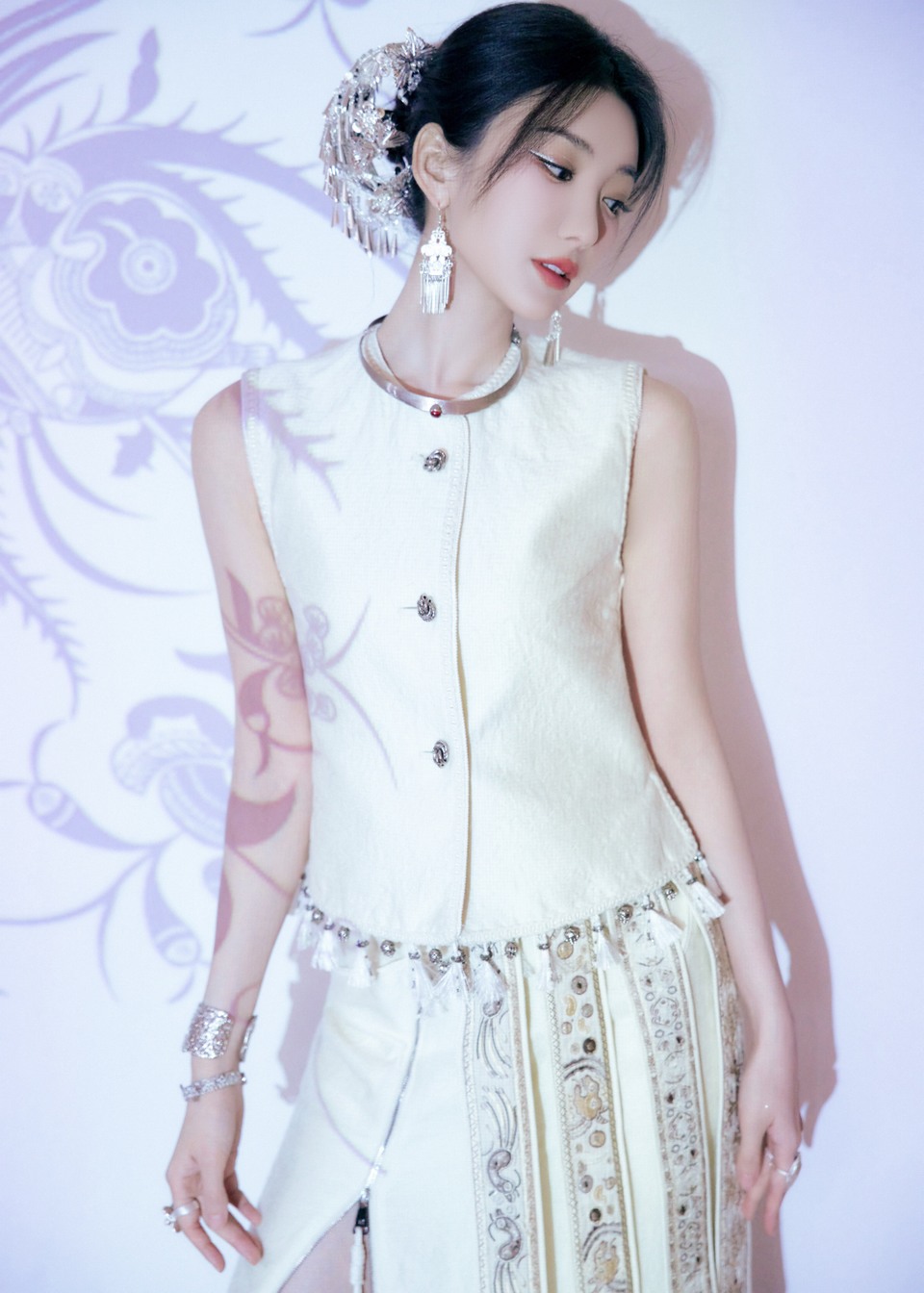 毛晓彤银饰叮当月光作序 山水花鸟定格此刻美好