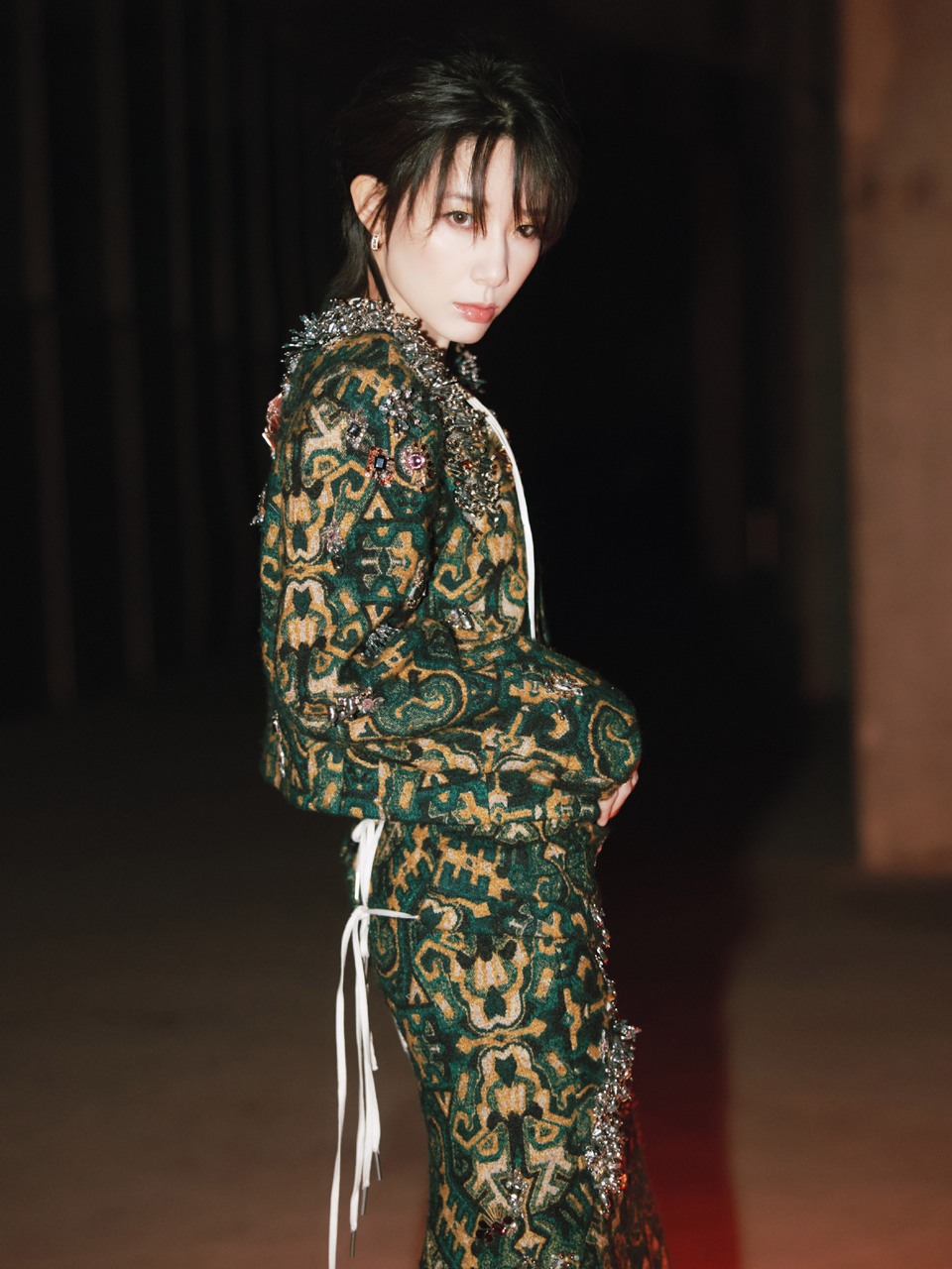 李斯丹妮墨绿主调搭配暗金花纹 复古又华丽