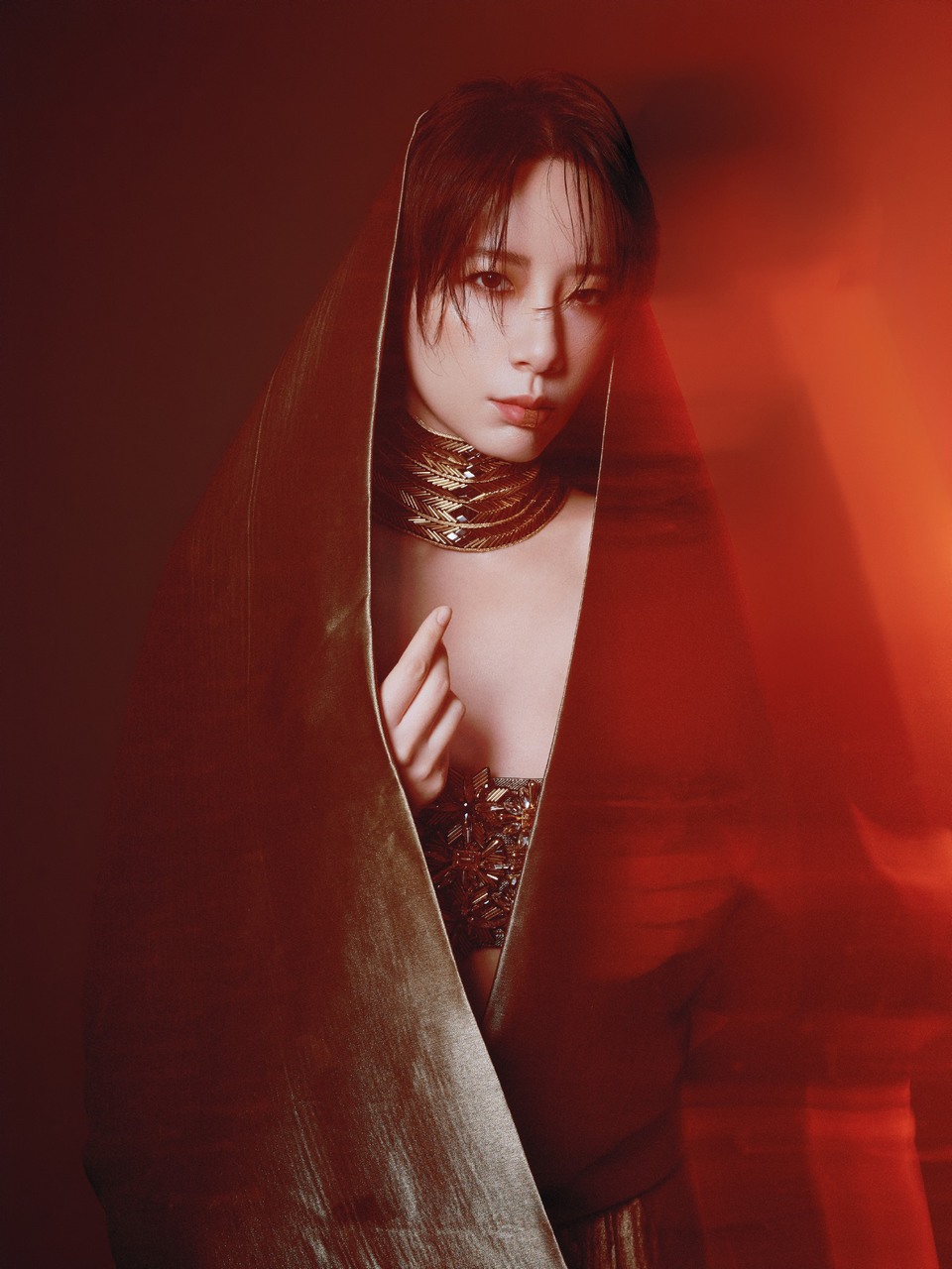 李斯丹妮时光执笔化身传奇 为秋天落笔一抹浓重的色调