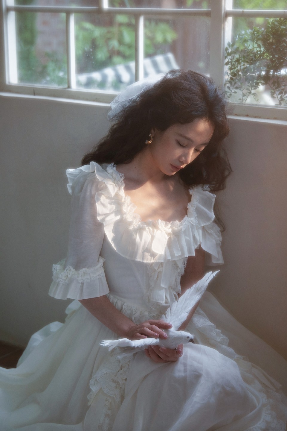 李梦晨曦薄雾如画梦境 公主裙勾勒自在绽放的姿态  第3张