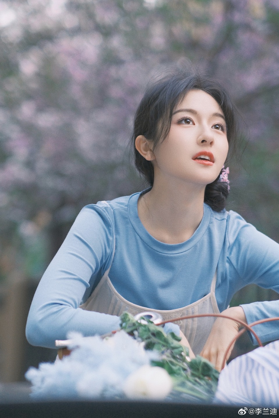 李兰迪接收爱意讯号 给浪漫的日子增添几缕花香  第3张