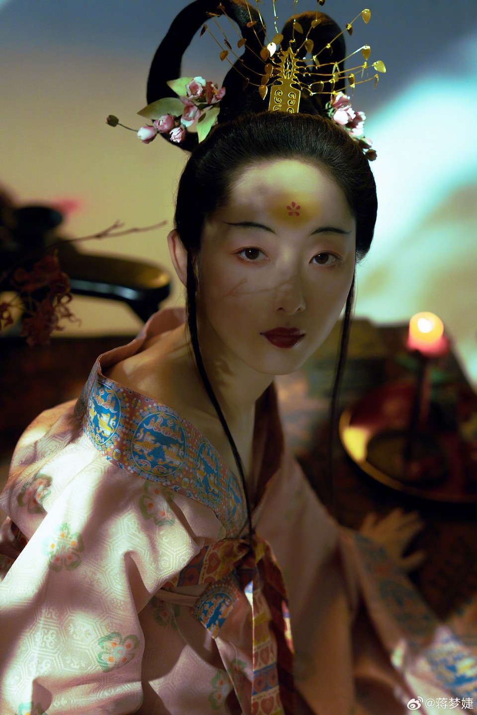 蒋梦婕解锁古风美桃 一起来感受东方美学的魅力