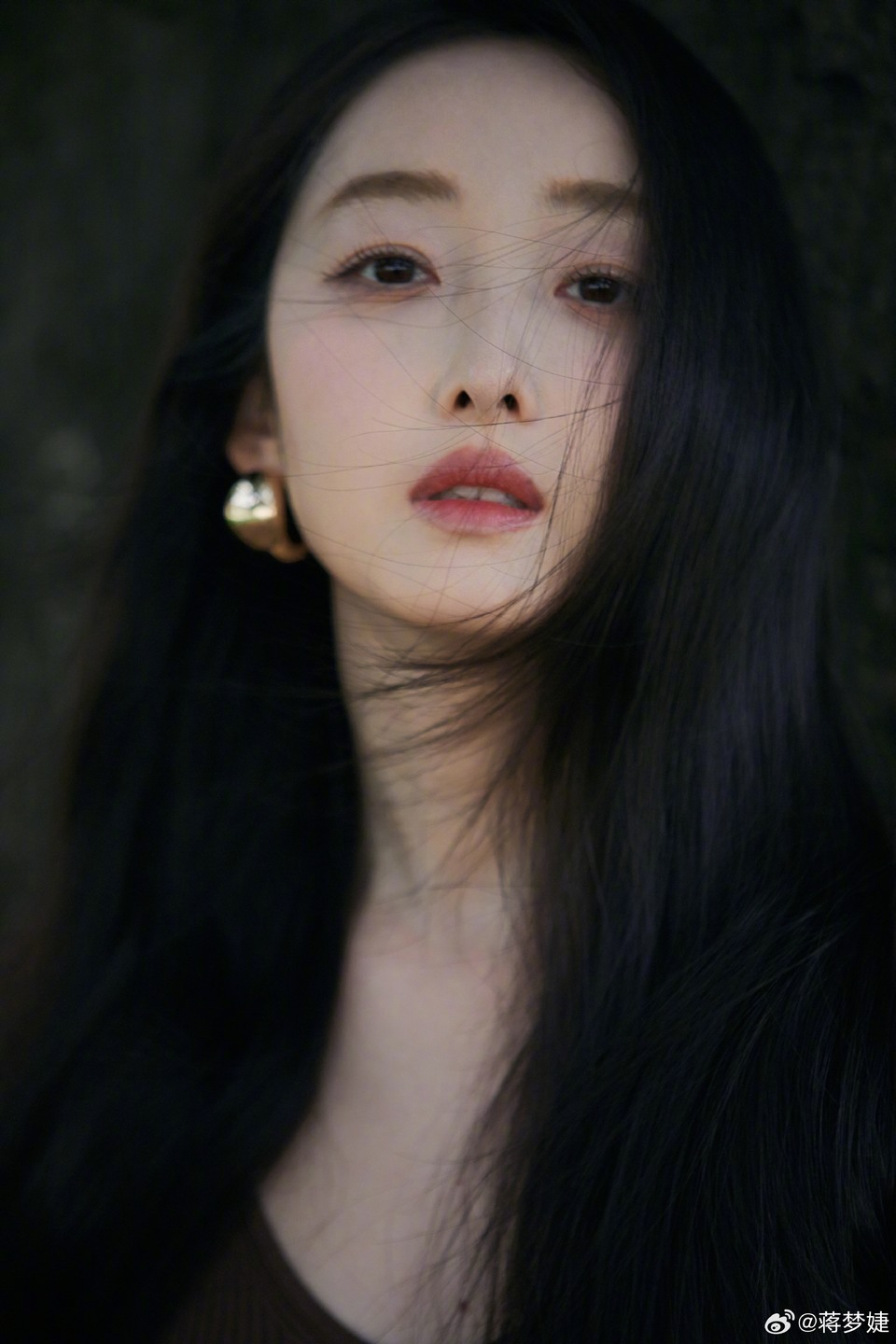 蒋梦婕时尚描绘浪漫情调 写意与灵感交织翻涌  第9张
