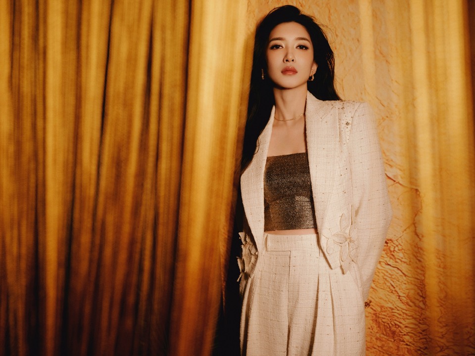 江疏影光予轮廓影赋诗意 刚柔并济完美诠释  第4张