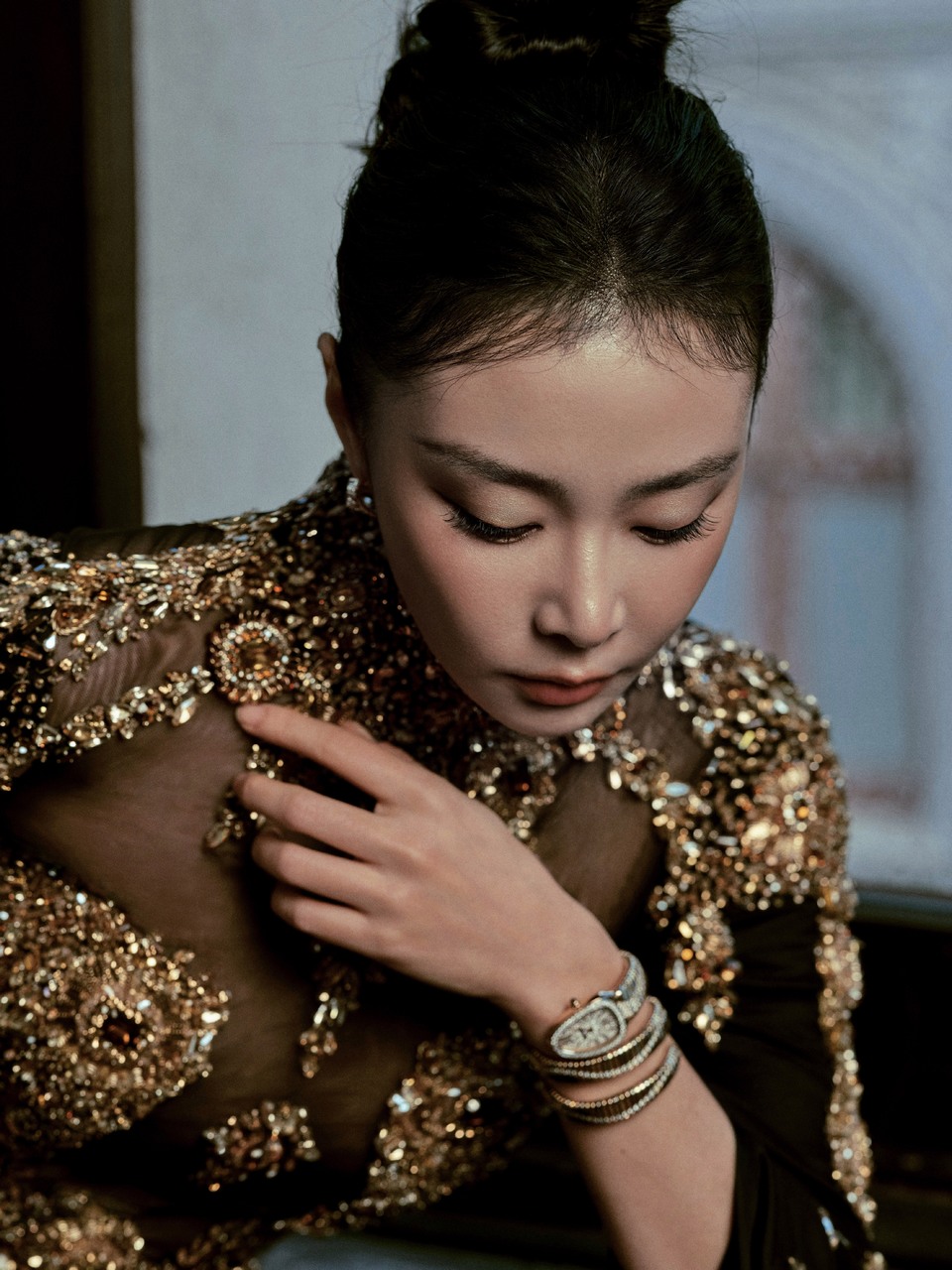高叶以松弛之姿入画银幕之外的光影诗篇