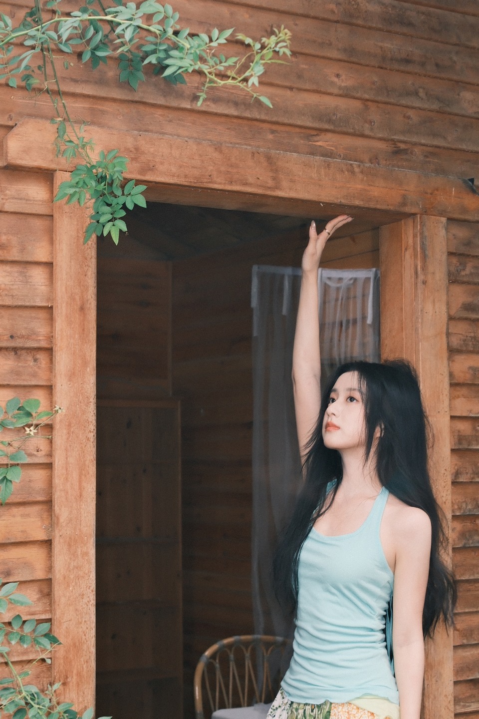 包上恩漫步花妍秘境 花团锦簇邂逅舒意自在