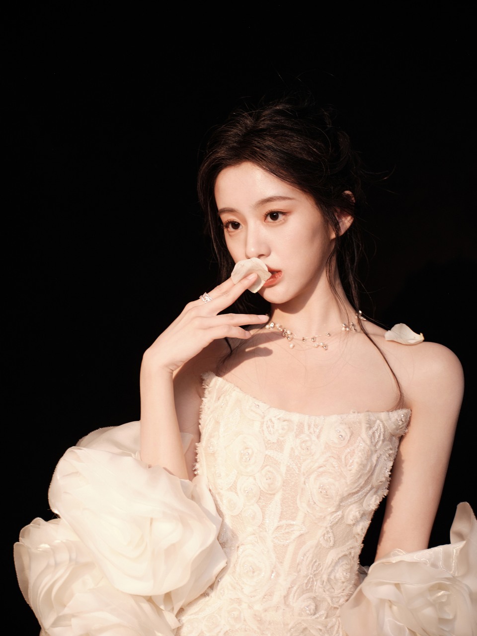 包上恩披上白玫瑰婚纱 于美好「韶华」中绽放优雅  第8张