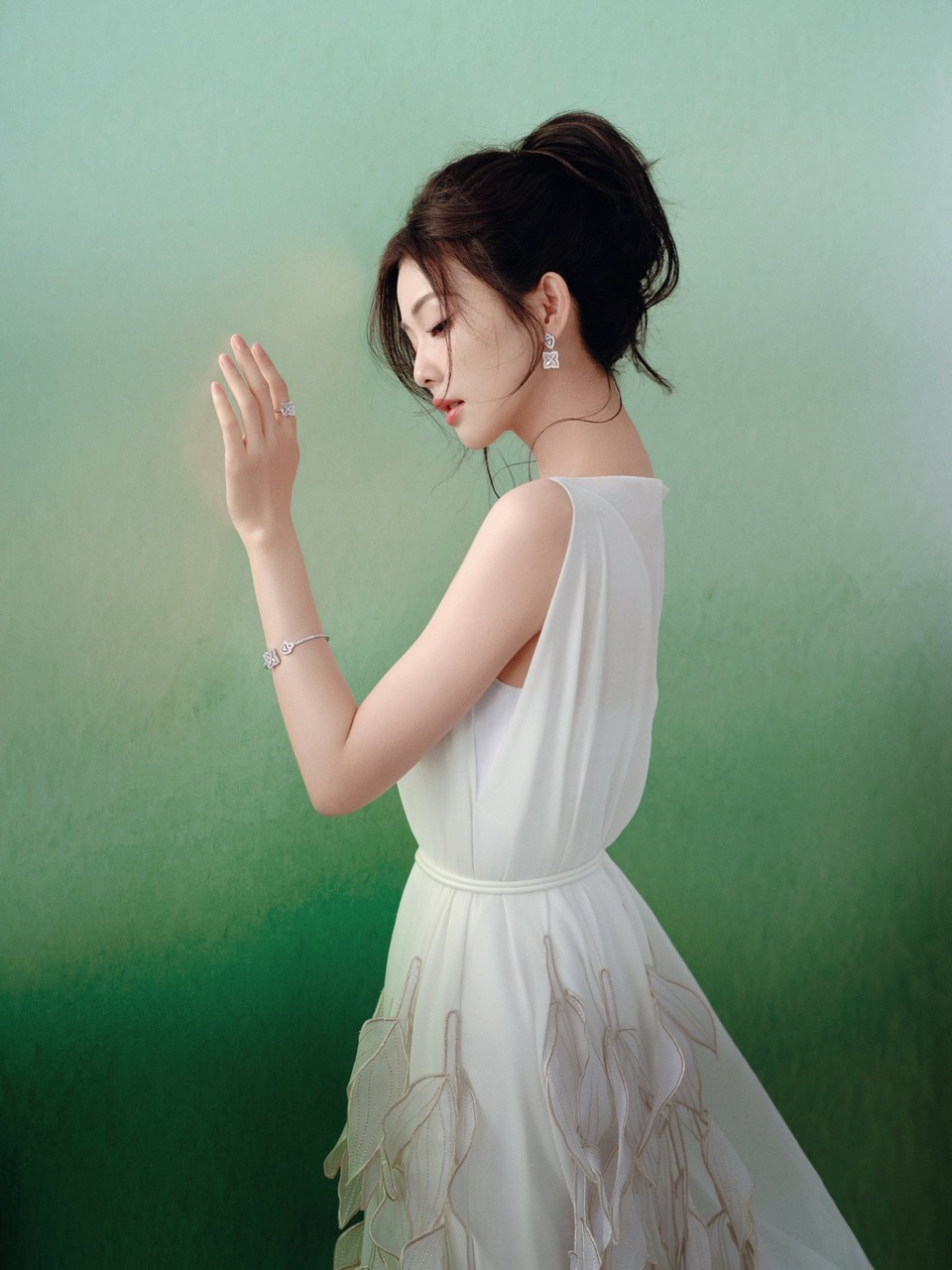 白鹿春裁雅韵步步焕新 微风轻奏序曲晕染盎然春意  第4张