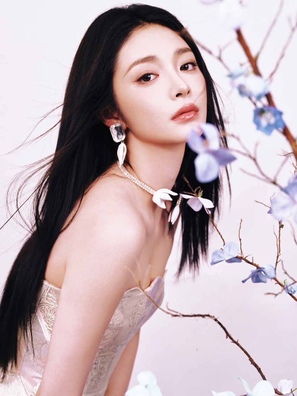 周洁琼东方雅韵摇曳婀娜 浮光掠影绽放温婉芳华