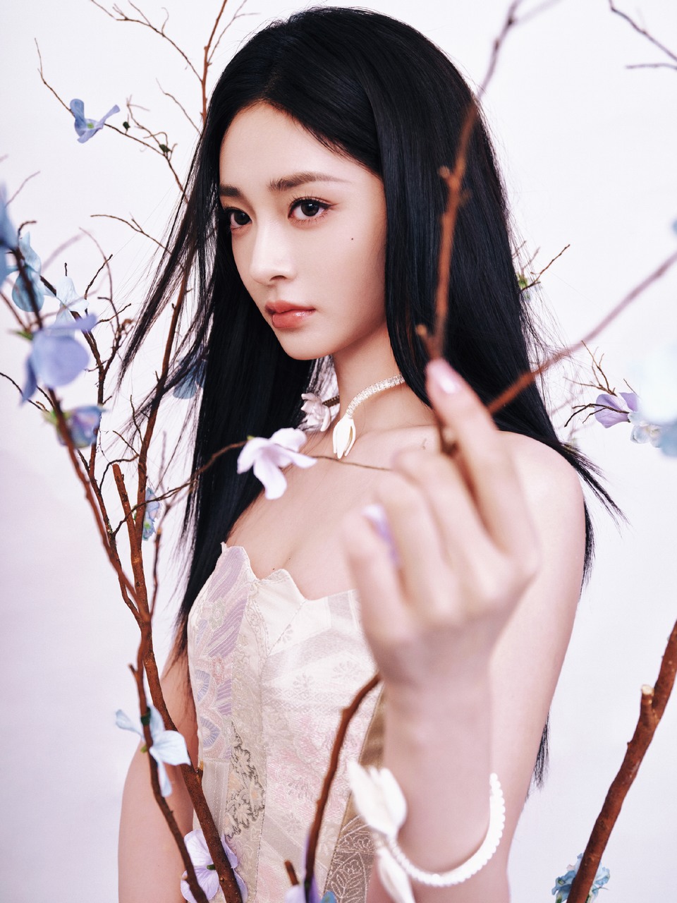 周洁琼东方雅韵摇曳婀娜 浮光掠影绽放温婉芳华