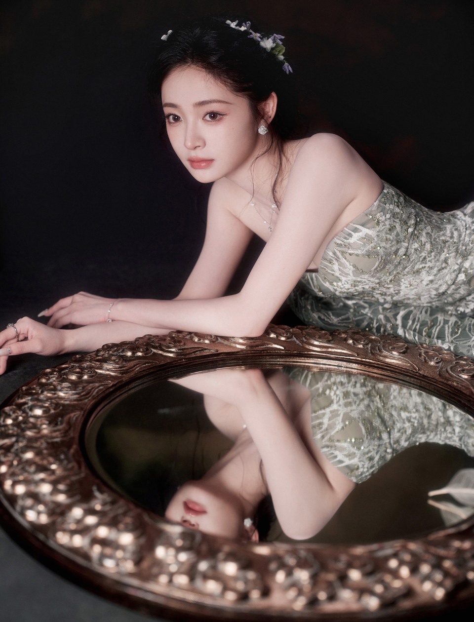 周洁琼轻纱飘飘优雅旖旎 亭亭玉立邂逅氤氲香气  第2张
