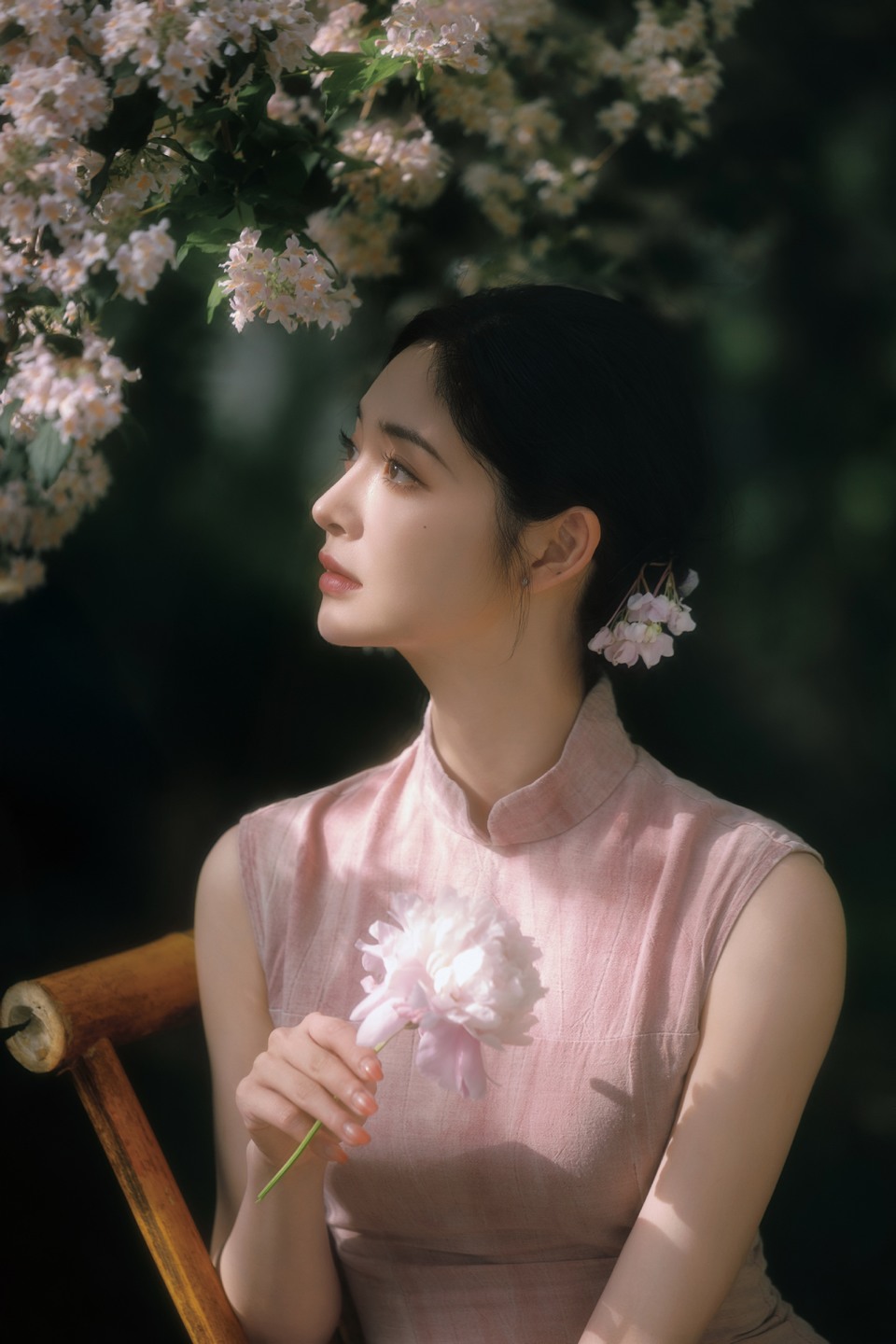 周洁琼婀娜浅笑摇曳生姿 在暖阳中散发魅力  第10张