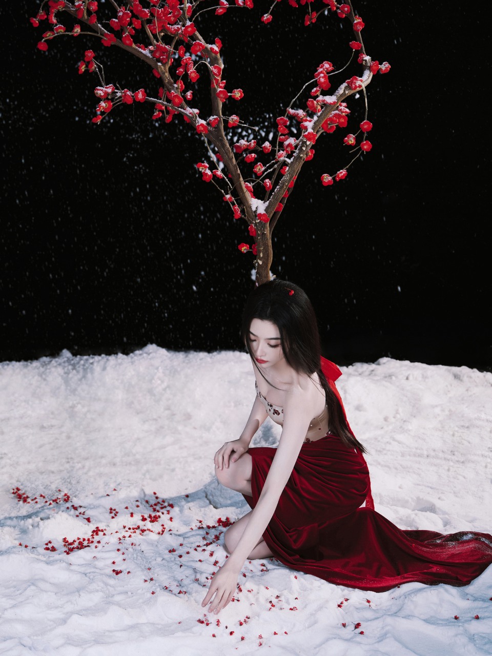 孔雪儿美人如画淡极生艳 以多面姿态续写新篇