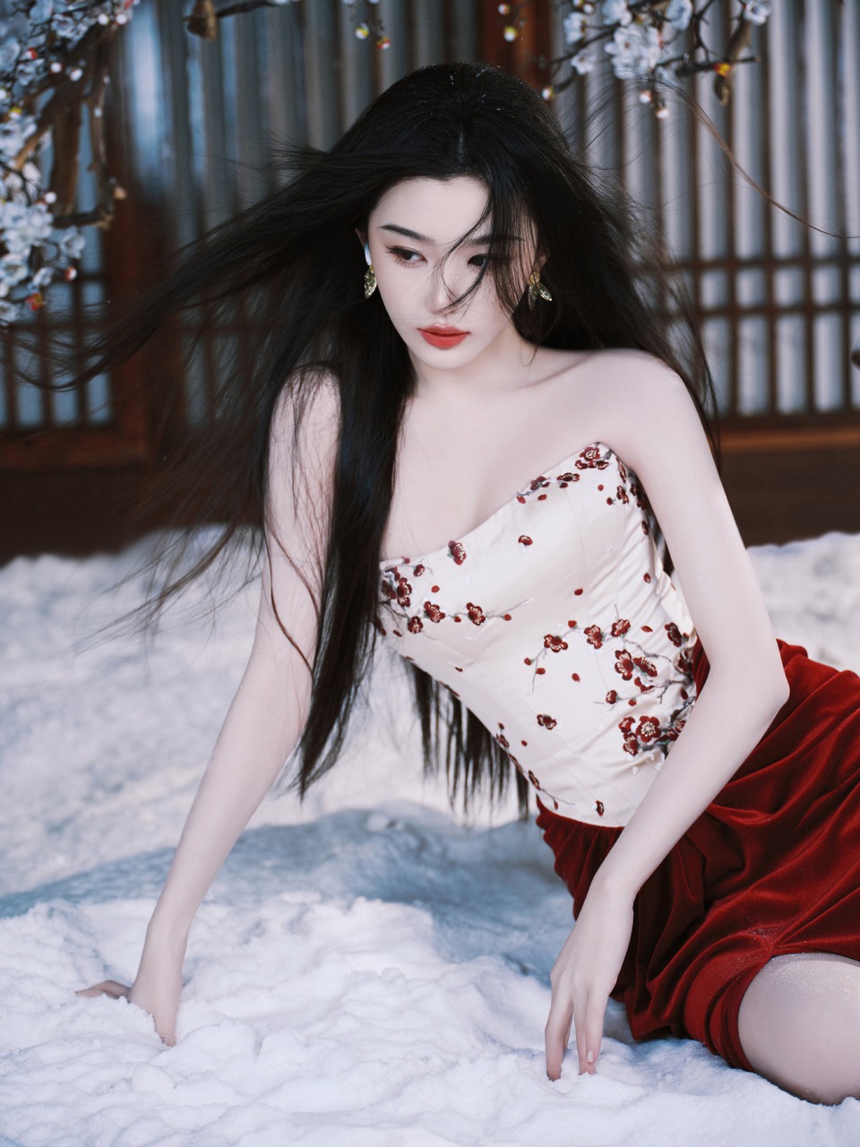 孔雪儿美人如画淡极生艳 以多面姿态续写新篇