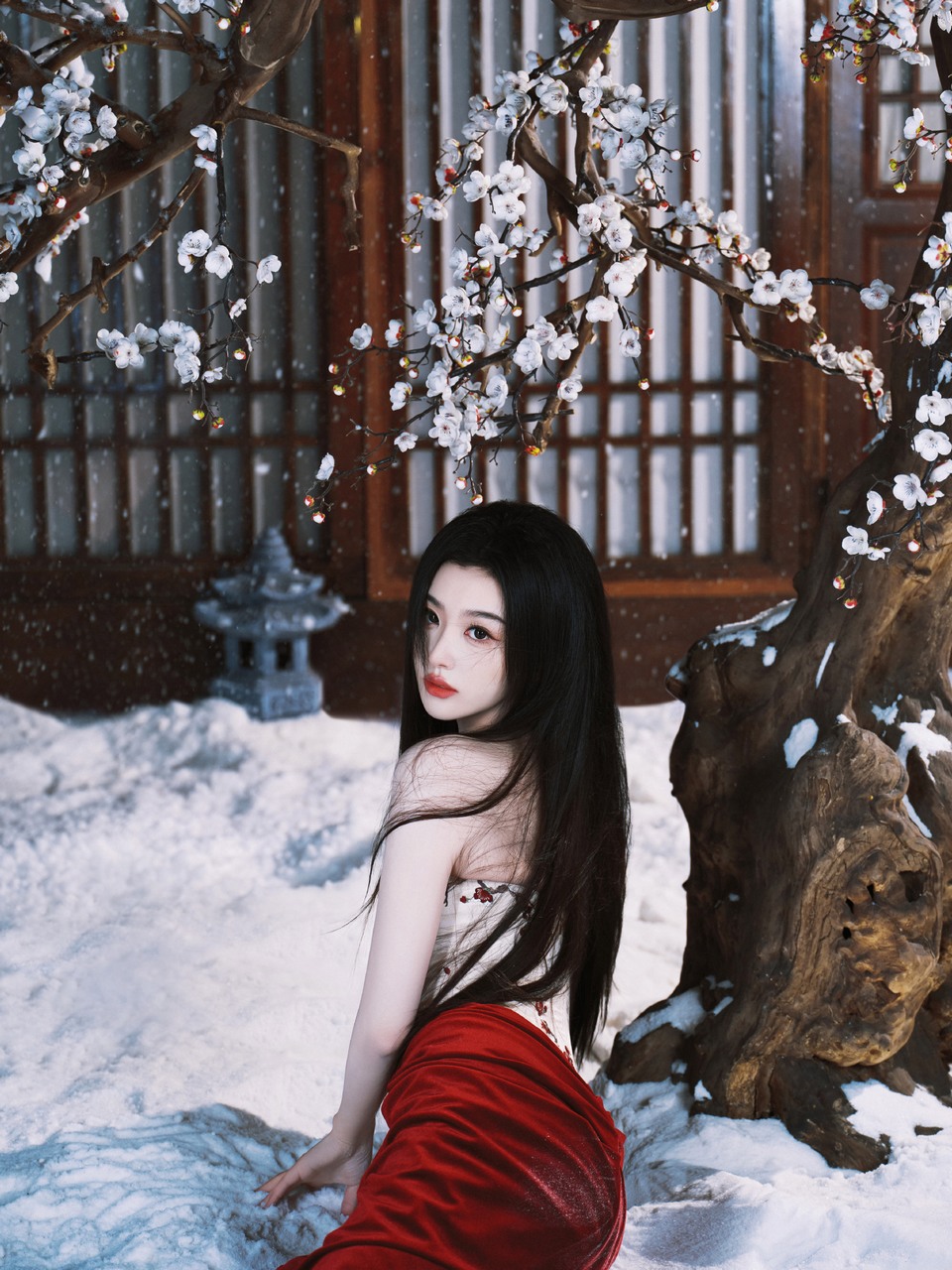 孔雪儿美人如画淡极生艳 以多面姿态续写新篇