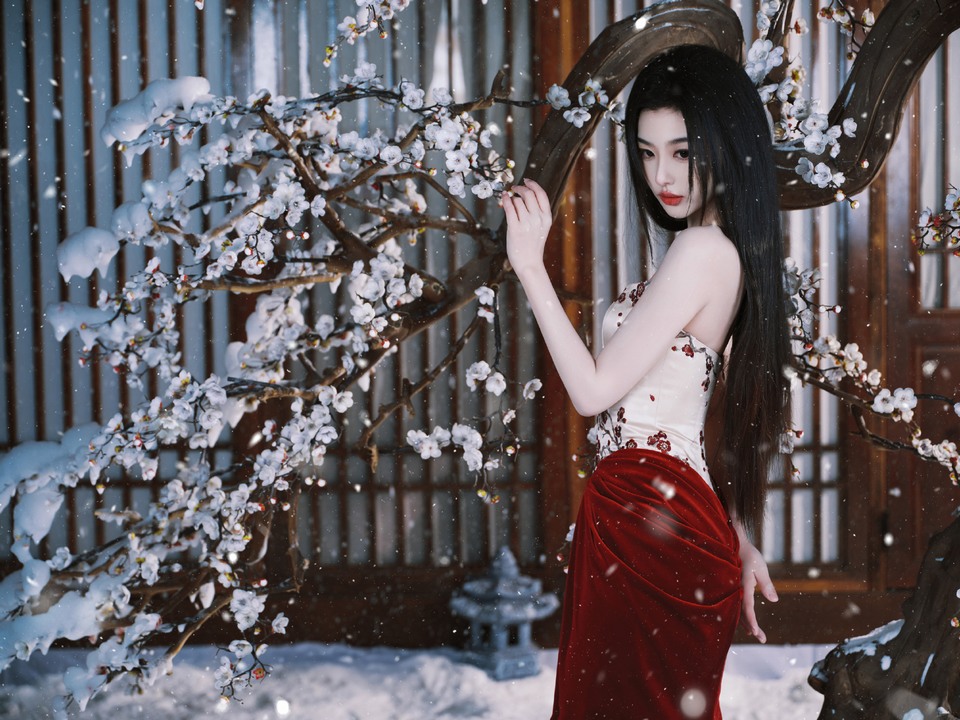 孔雪儿美人如画淡极生艳 以多面姿态续写新篇