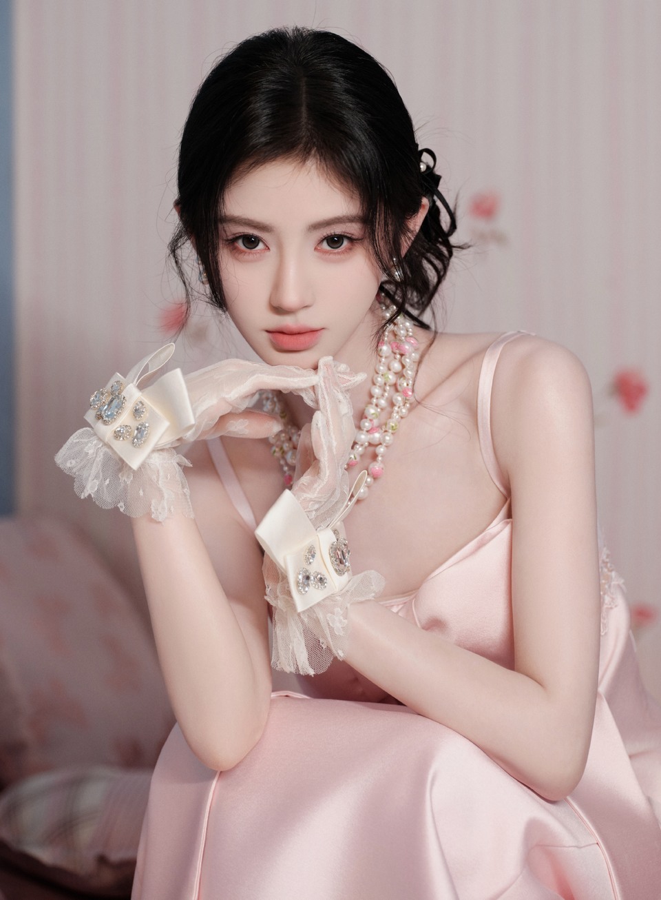 鞠婧祎穿越浪漫绮梦装点粉色温柔 点亮一场怦然心动