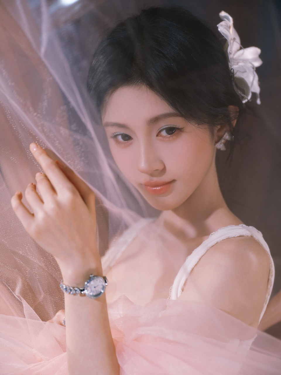鞠婧祎粉纱漫卷星光 星辰坠入裙摆翩然而至  第6张