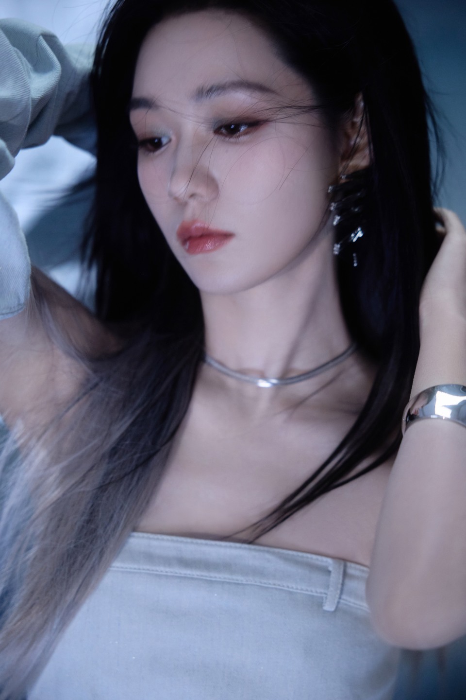 段奥娟影织流光定义精彩 风格无界姿态万千