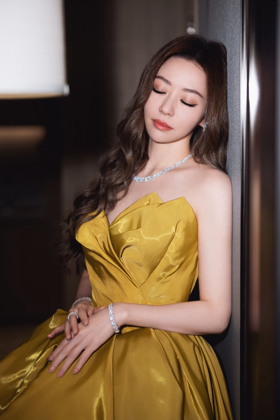 张靓颖当落日熔成流动的晚霞 黄昏便谱出新的鎏金乐章