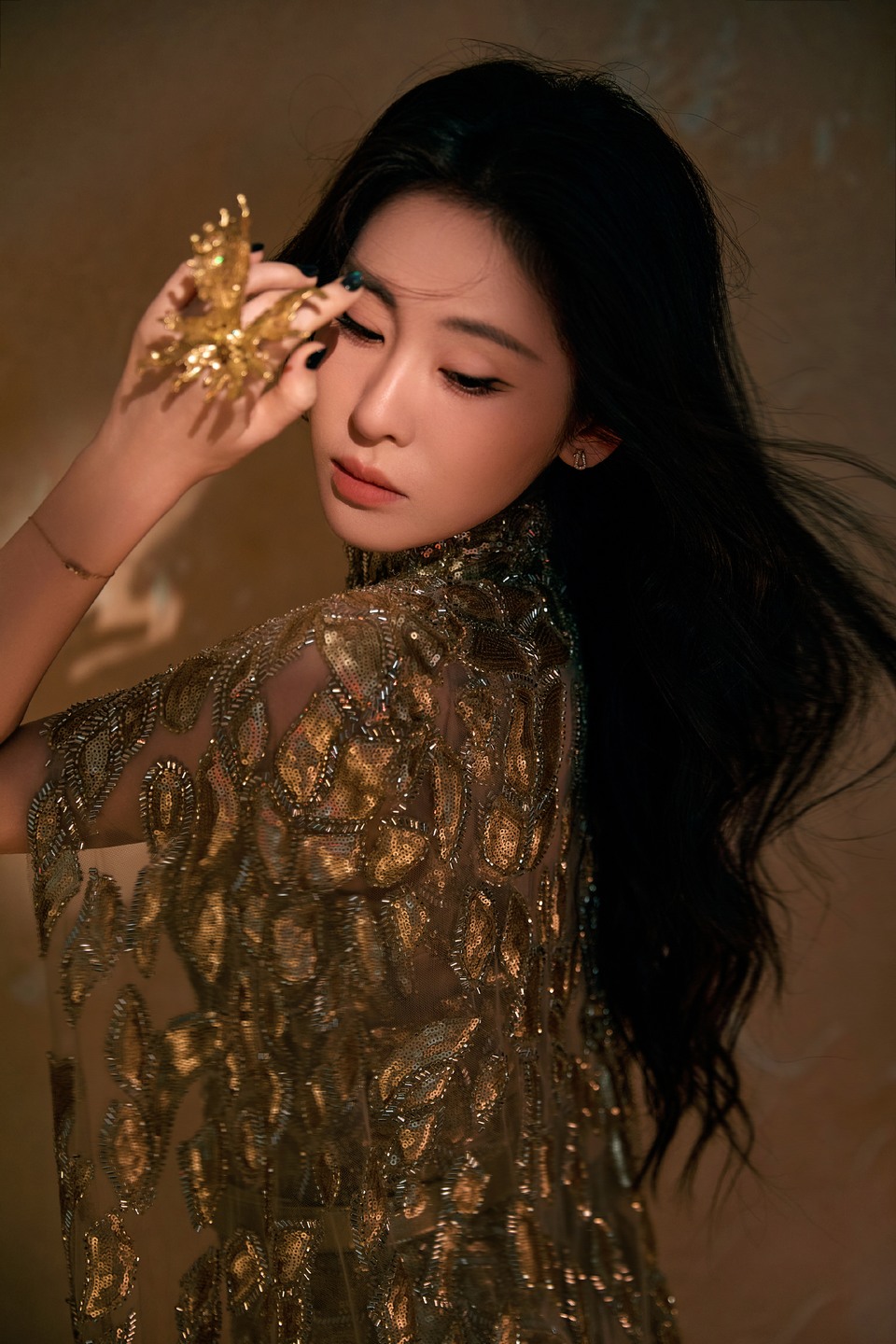 张碧晨鎏金织梦星光倾泻 历炼后盛放出最美的光芒