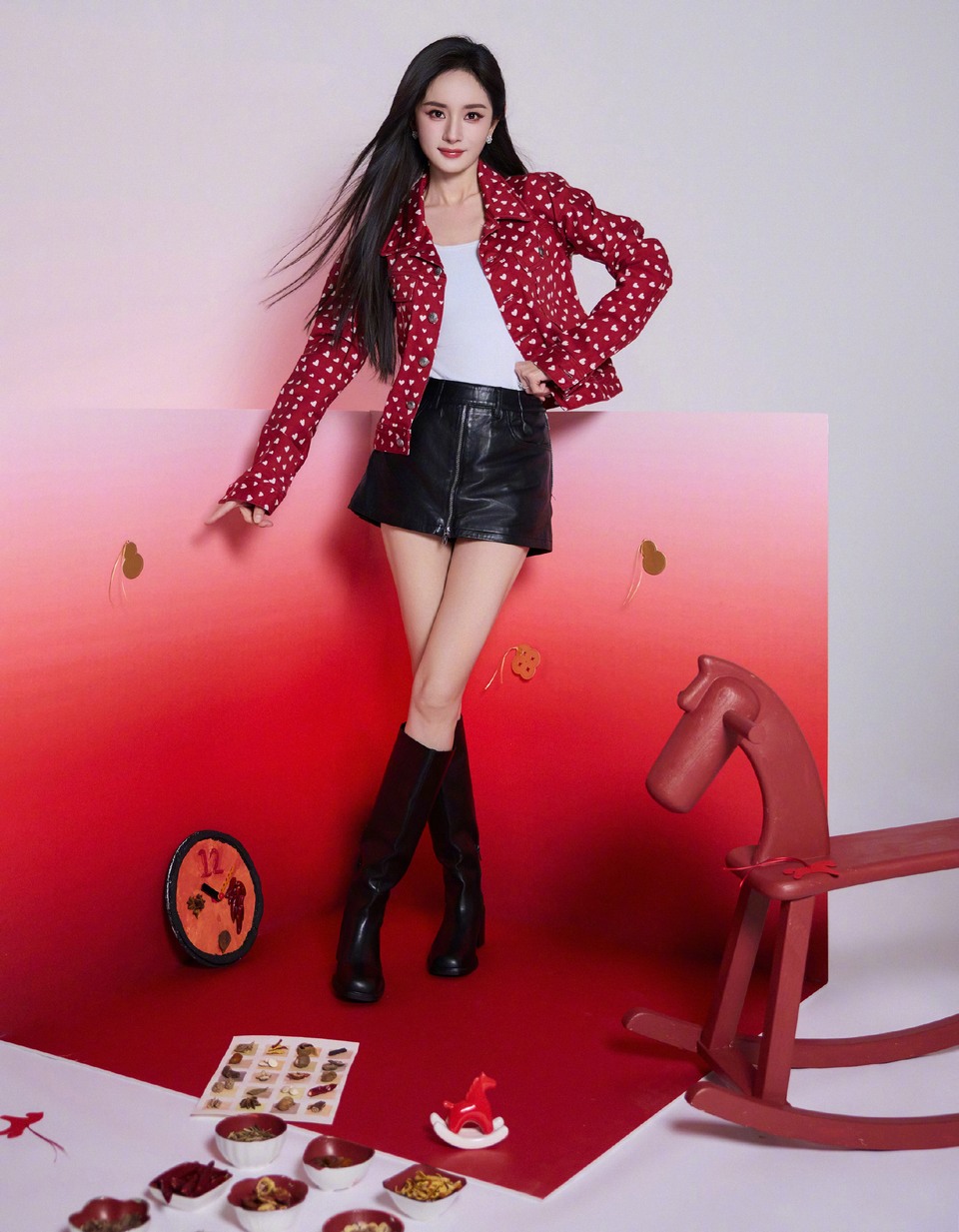 杨幂红马驰骋 当所有奇思妙想汇聚在一个画面里