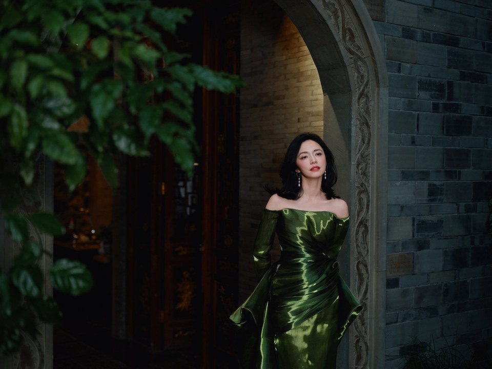 姚晨绿意蔓延静谧而灵动 走入流动的光影故事  第8张