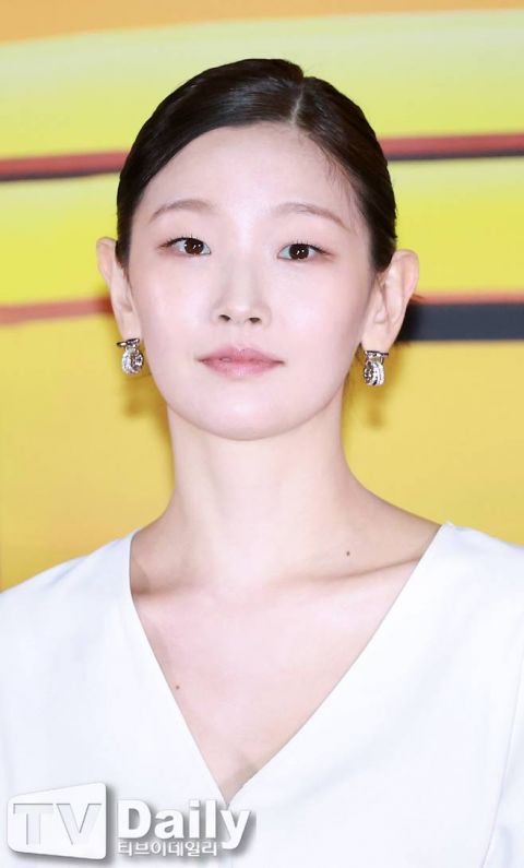 朴素淡自曝患甲状腺癌,颈部惊现13个肿块,坦言当初误当职场疲劳 第3张 朴素淡自曝患甲状腺癌,颈部惊现13个肿块,坦言当初误当职场疲劳 第3张