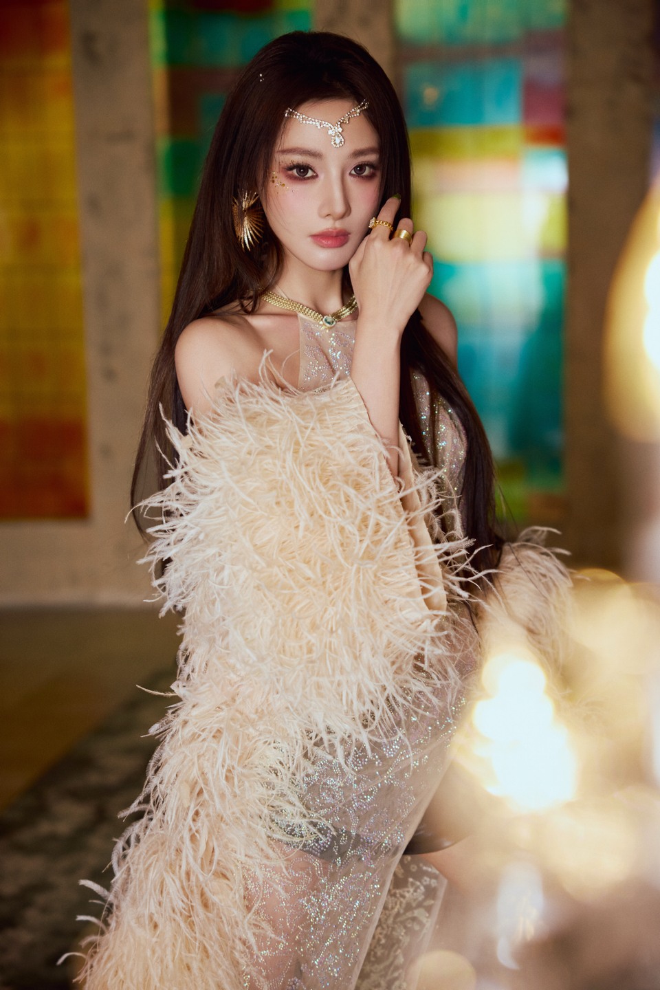 彭小苒青铜臂环唤醒沉睡的尼罗河 流苏腰链摇响魅惑的律动