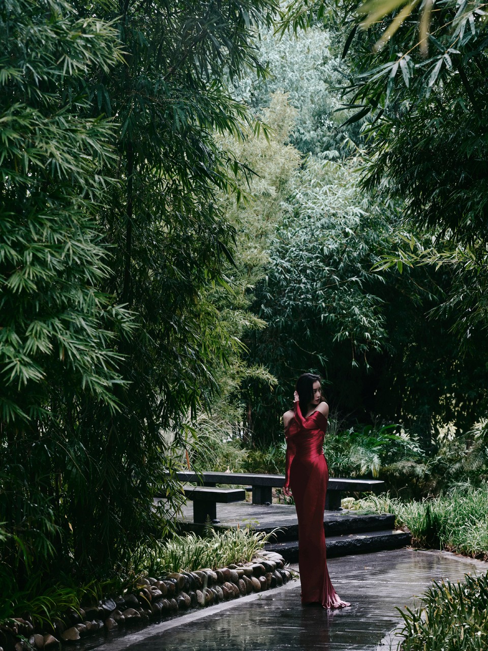 倪妮细雨朦胧光芒辉映 让美从心底自在生长