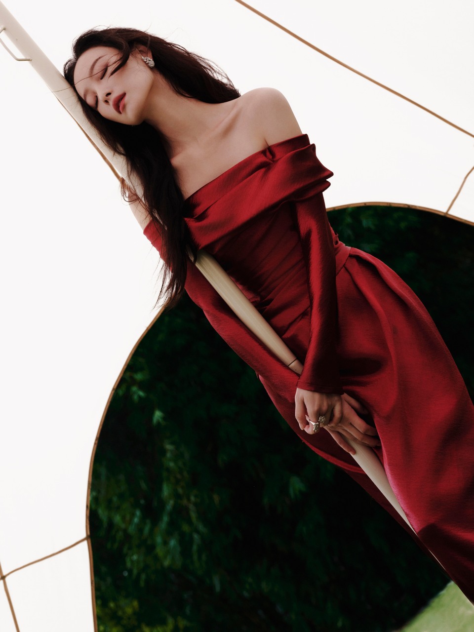 倪妮细雨朦胧光芒辉映 让美从心底自在生长  第8张